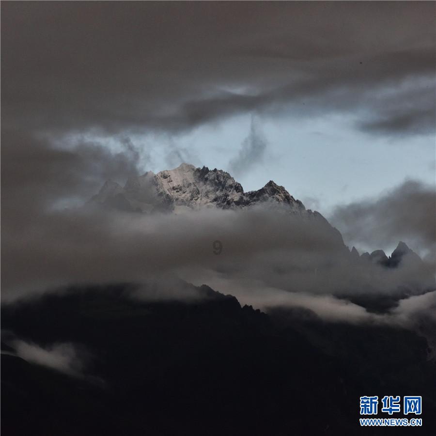 内政部租用机库练习转移难民计划;谷歌将在伦敦建新数据中心;伦敦冻结地铁票价