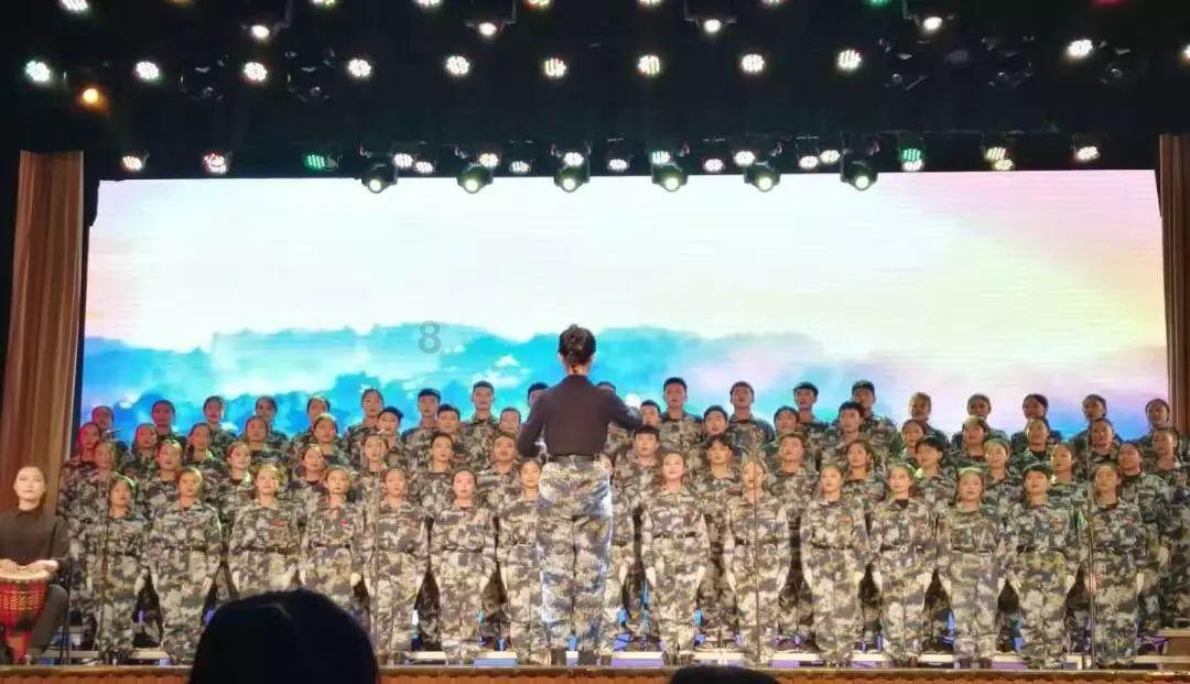 任振鹤主持召开十四届省政府第二次全体会议